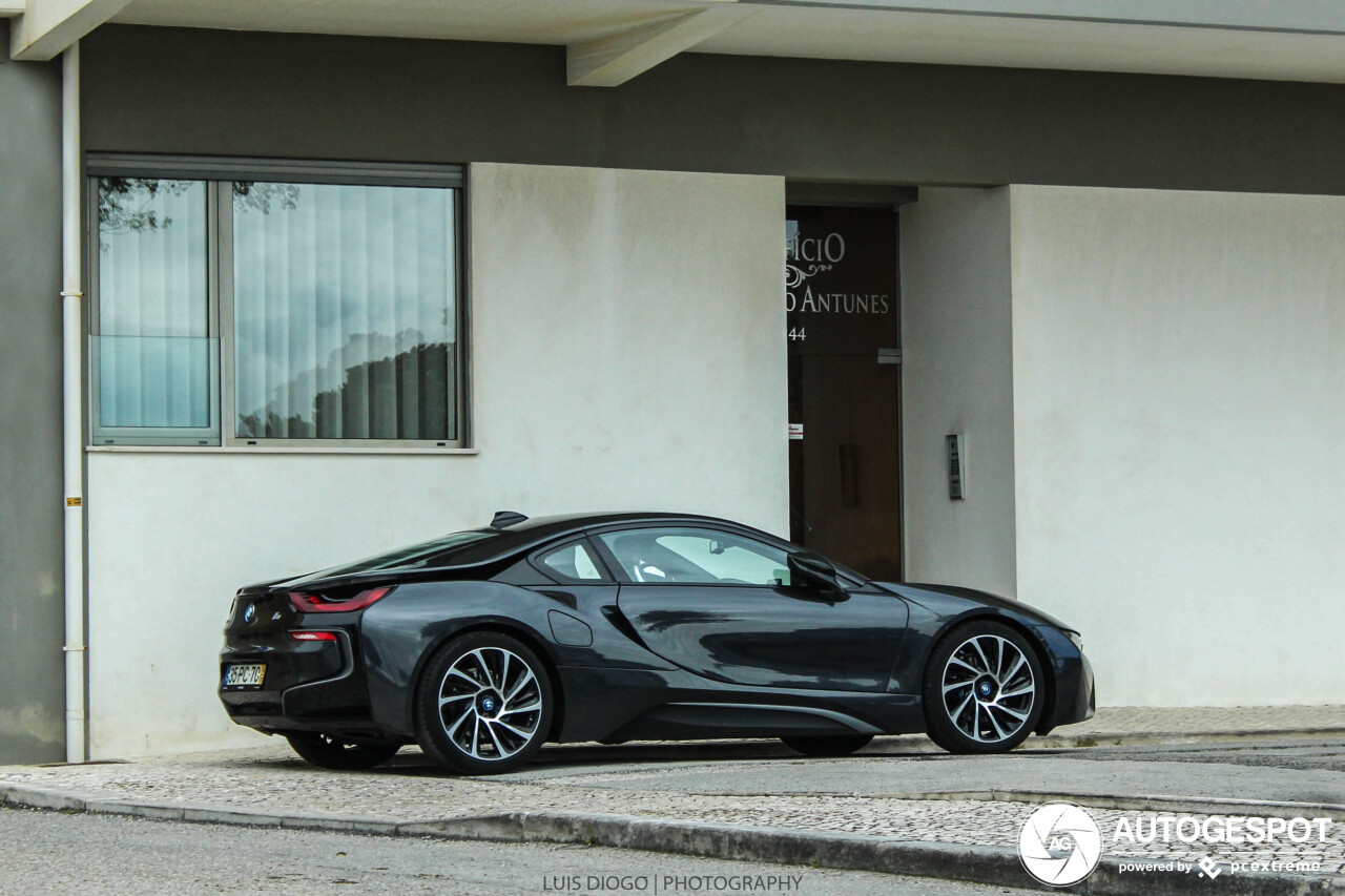 BMW i8