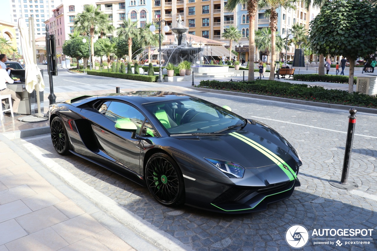 Lamborghini Aventador S LP740-4