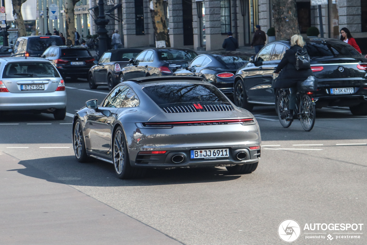 Porsche 992 Carrera 4S