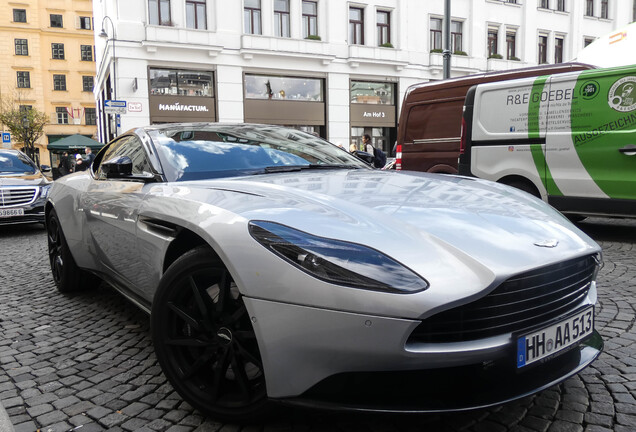 Aston Martin DB11 V8