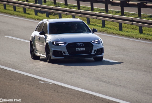 Audi RS4 Avant B9