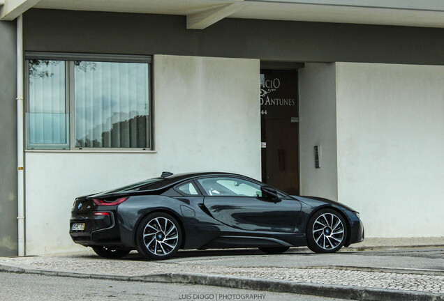 BMW i8