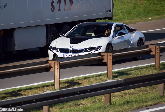 BMW i8