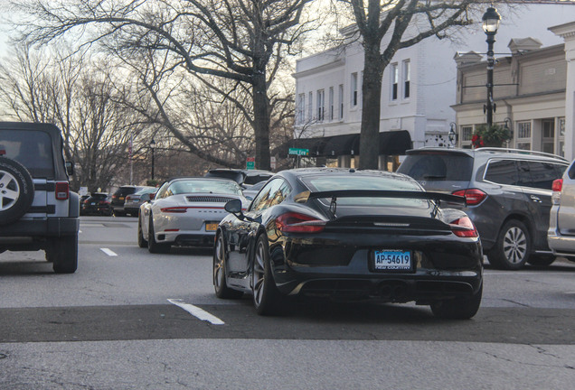 Porsche 981 Cayman GT4