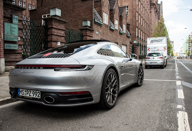 Porsche 992 Carrera 4S