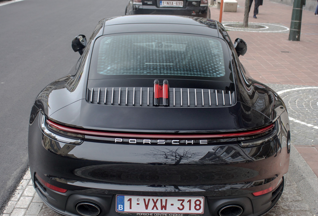 Porsche 992 Carrera 4S