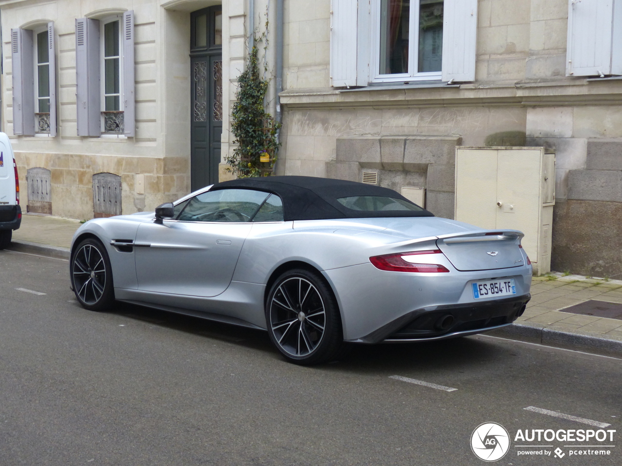 Aston Martin Vanquish Volante