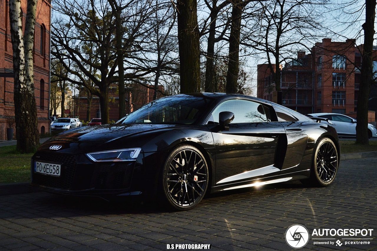 Audi R8 V10 Plus 2015