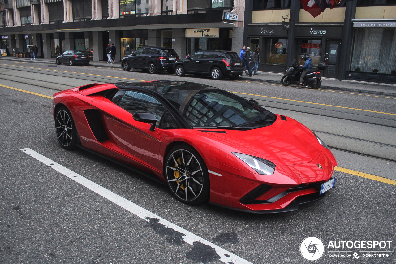 Lamborghini Aventador S LP740-4 Roadster