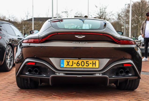 Aston Martin V8 Vantage 2018