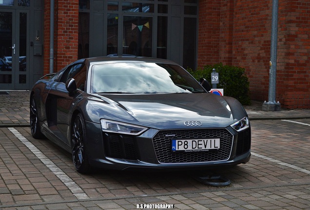 Audi R8 V10 Plus 2015