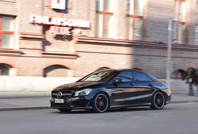 Mercedes-Benz CLA 45 AMG C117