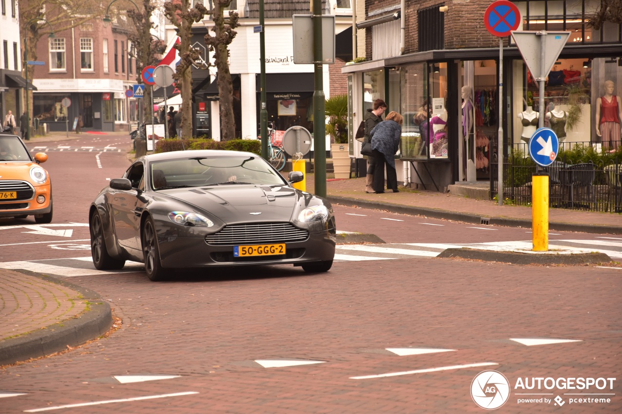 Aston Martin V8 Vantage