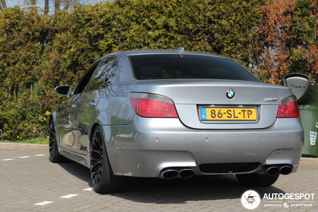 BMW M5 E60 2005