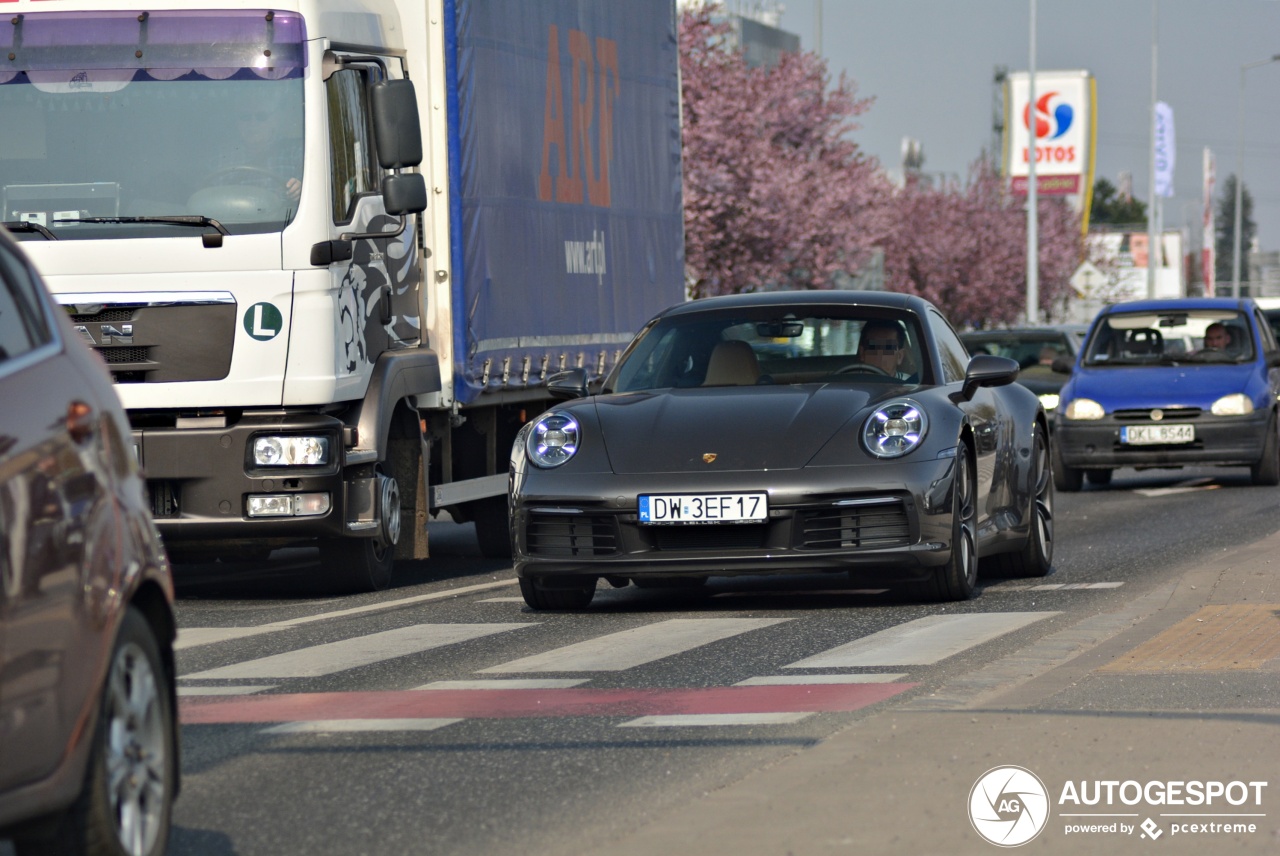 Porsche 992 Carrera 4S