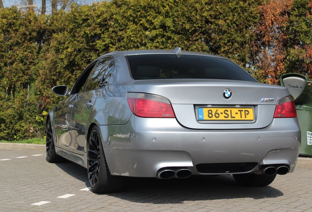 BMW M5 E60 2005