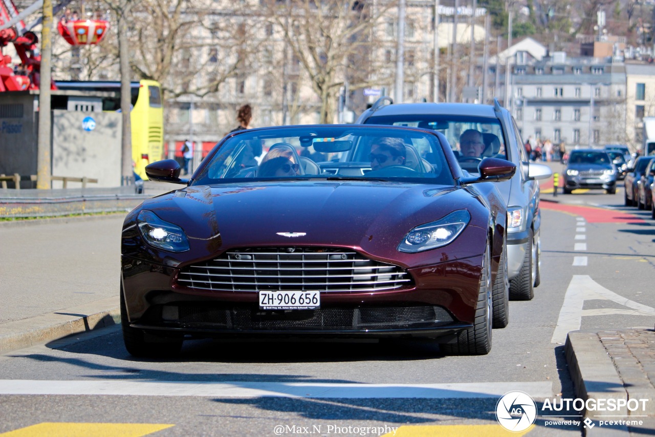 Aston Martin DB11 V8 Volante