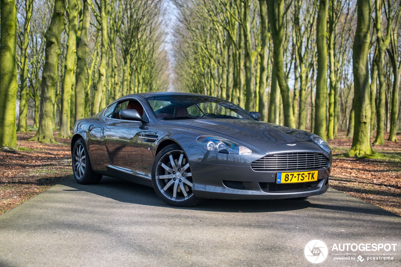 Aston Martin DB9