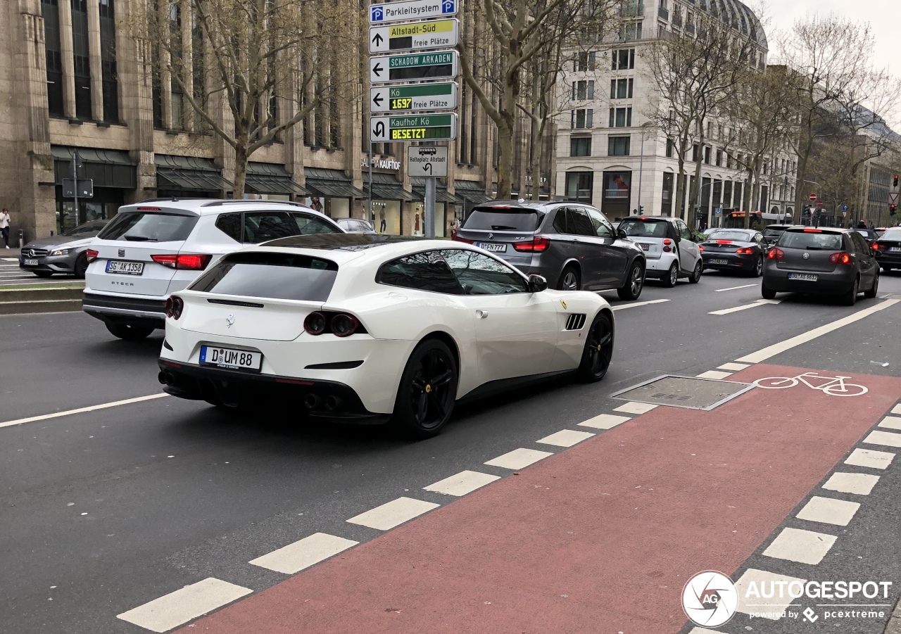 Ferrari GTC4Lusso