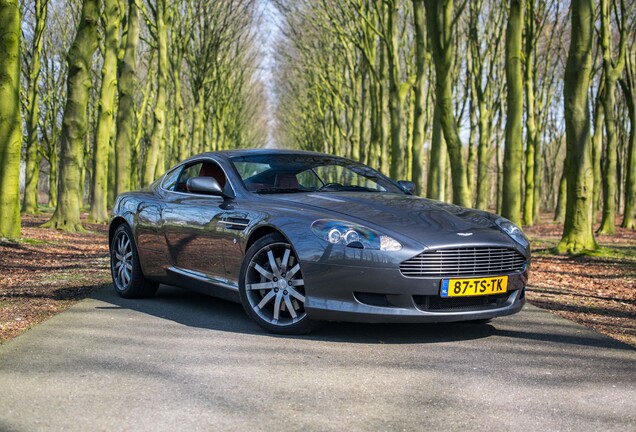 Aston Martin DB9