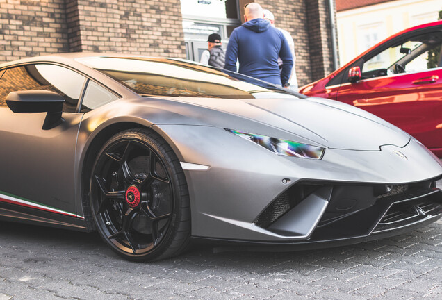 Lamborghini Huracán LP640-4 Performante