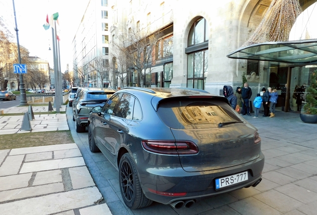 Porsche 95B Macan GTS