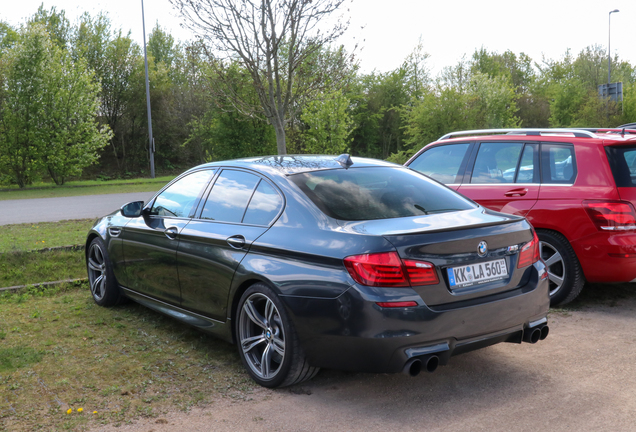 BMW M5 F10 2011