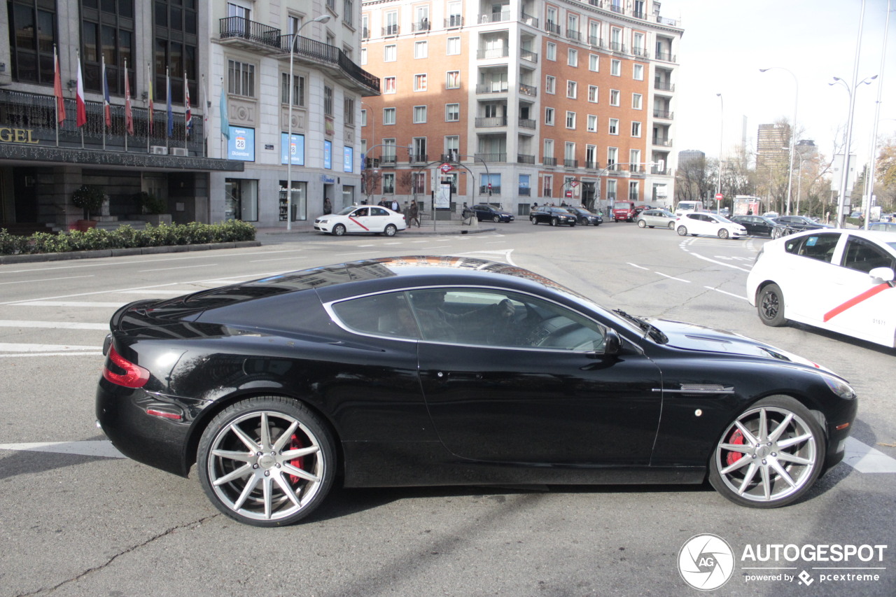 Aston Martin DB9