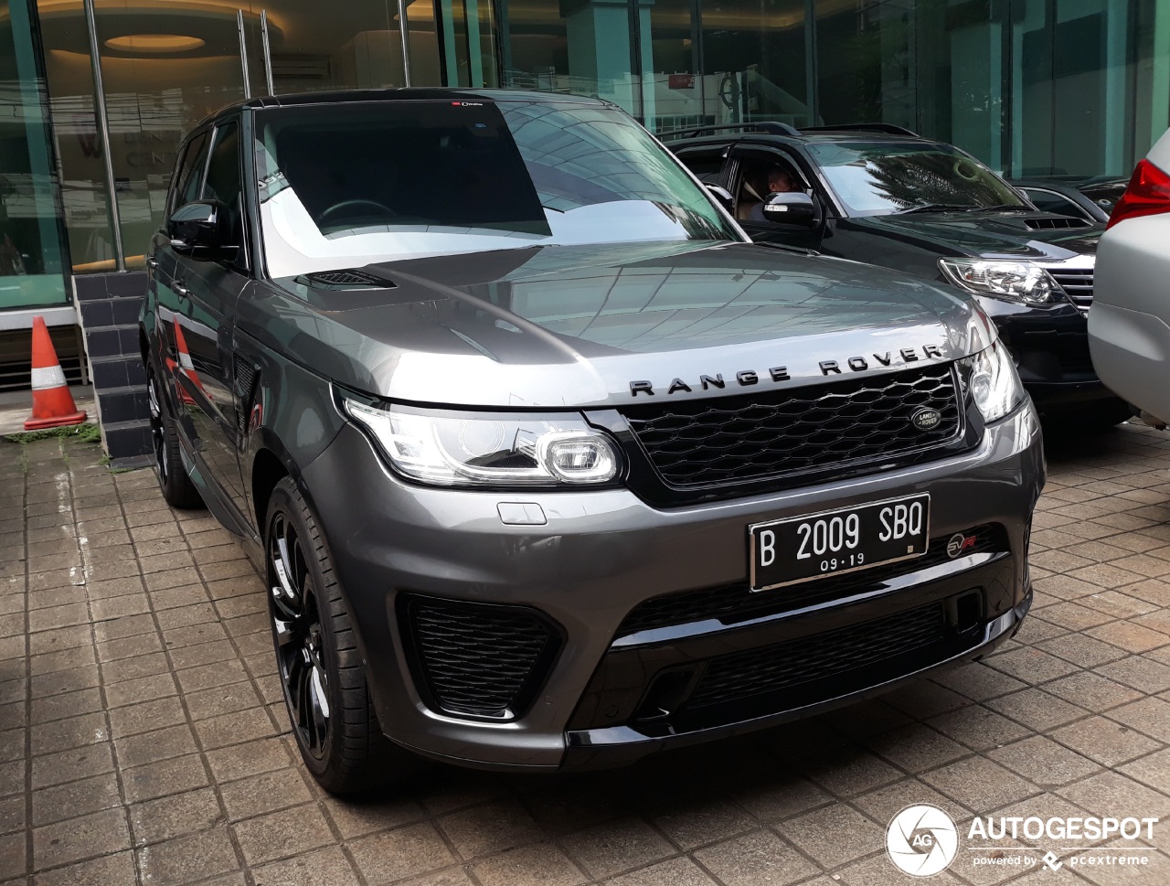 Land Rover Range Rover Sport SVR