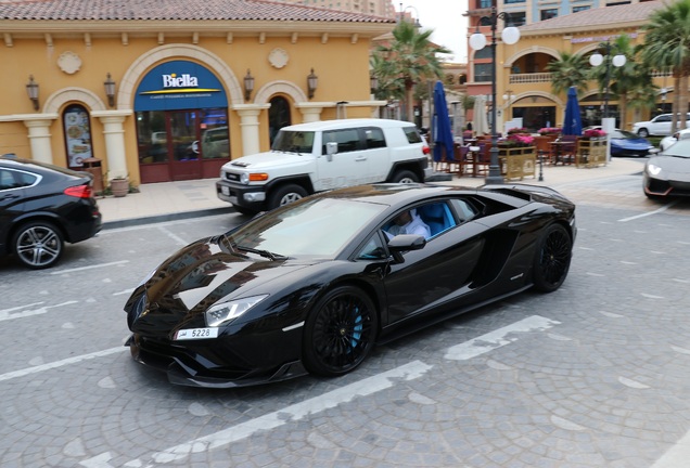 Lamborghini Aventador S LP740-4