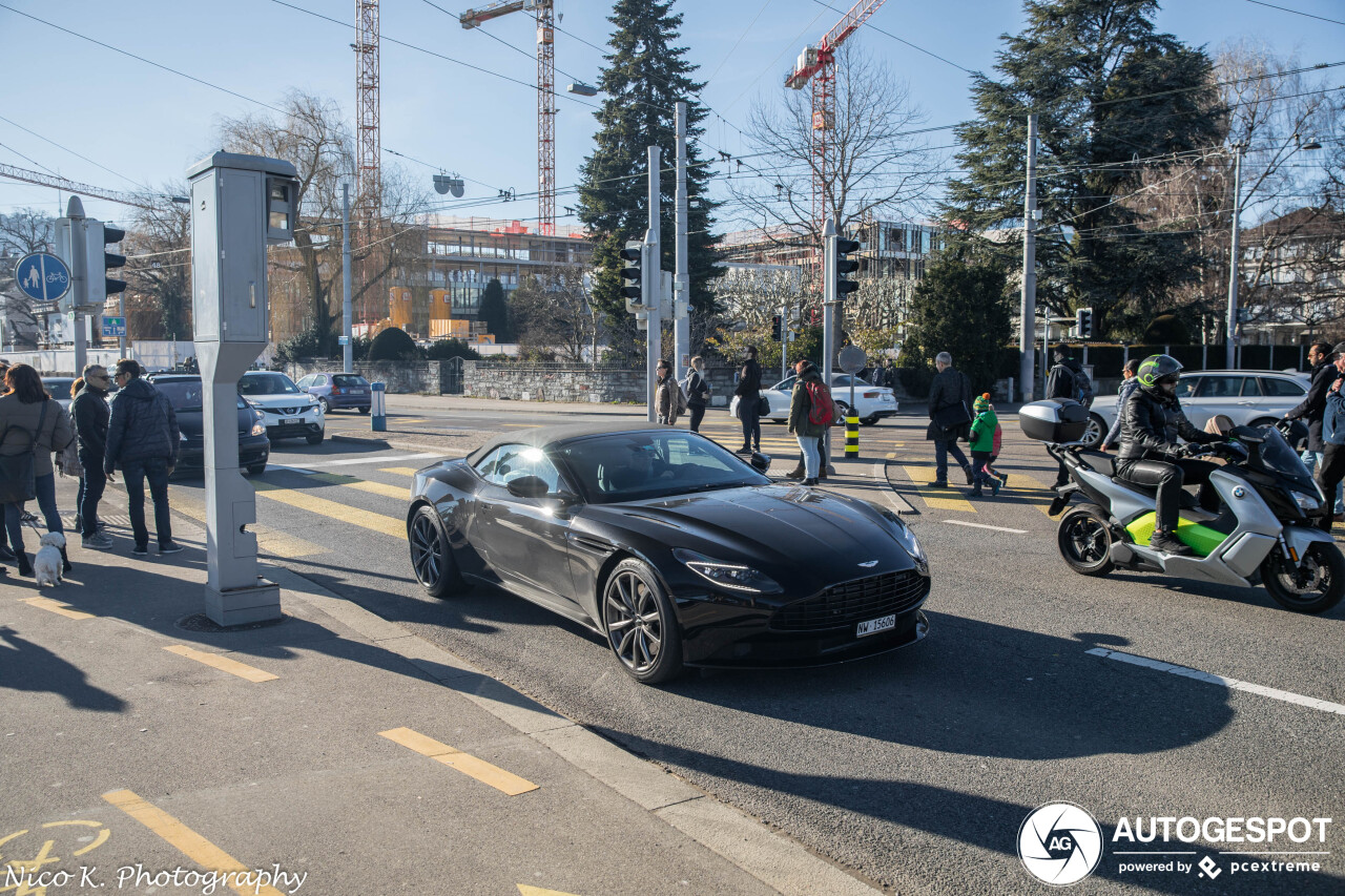 Aston Martin DB11 V8 Volante