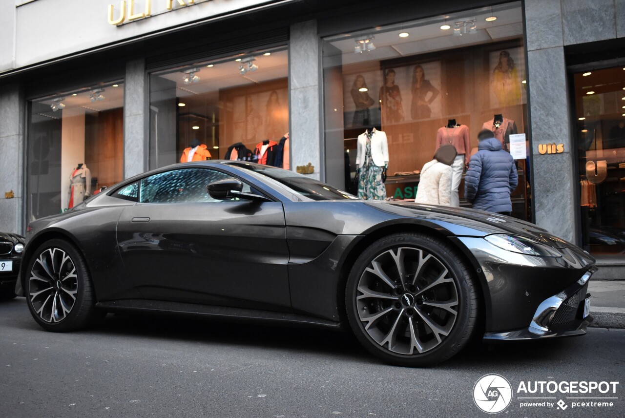 Aston Martin V8 Vantage 2018