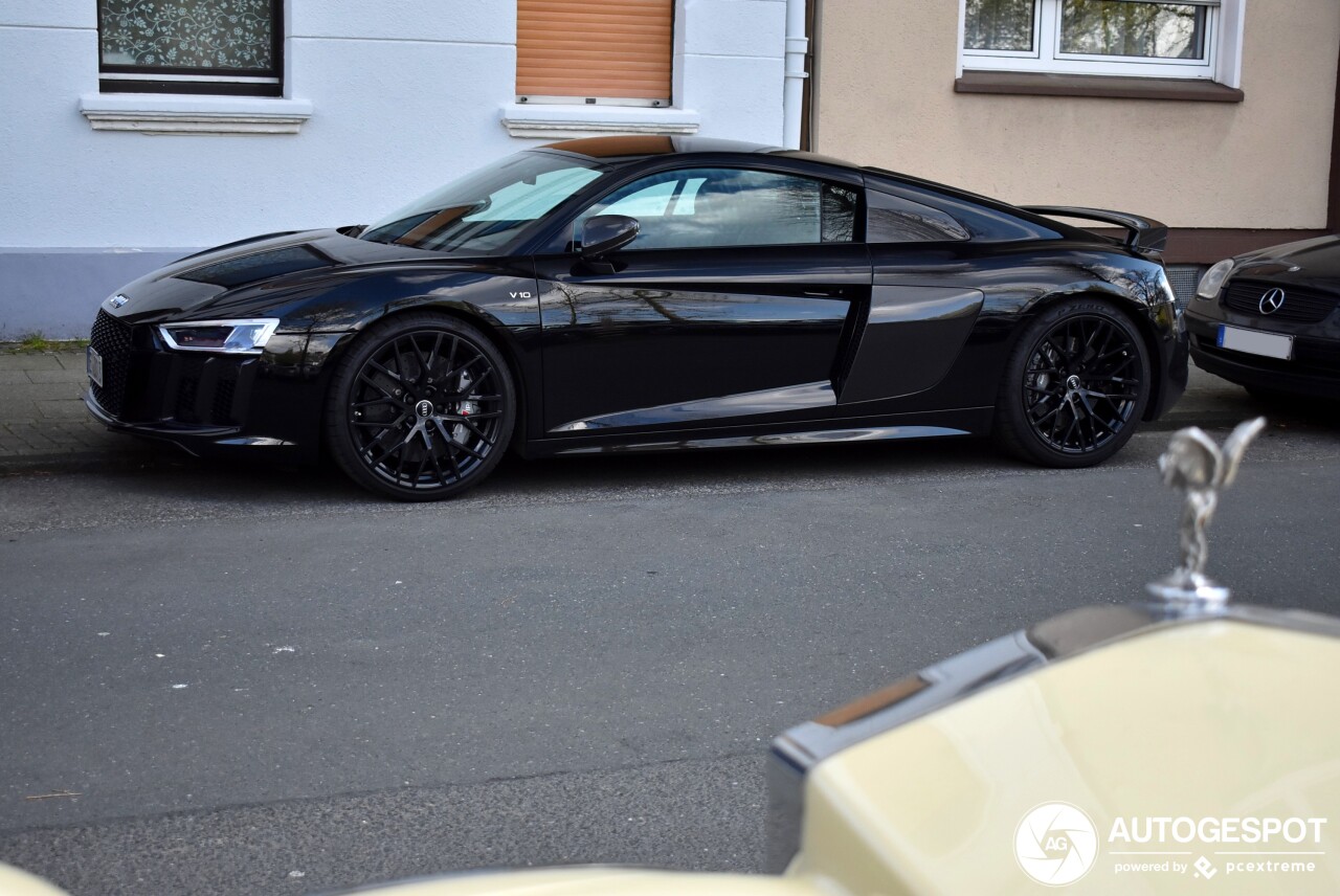 Audi R8 V10 Plus 2015