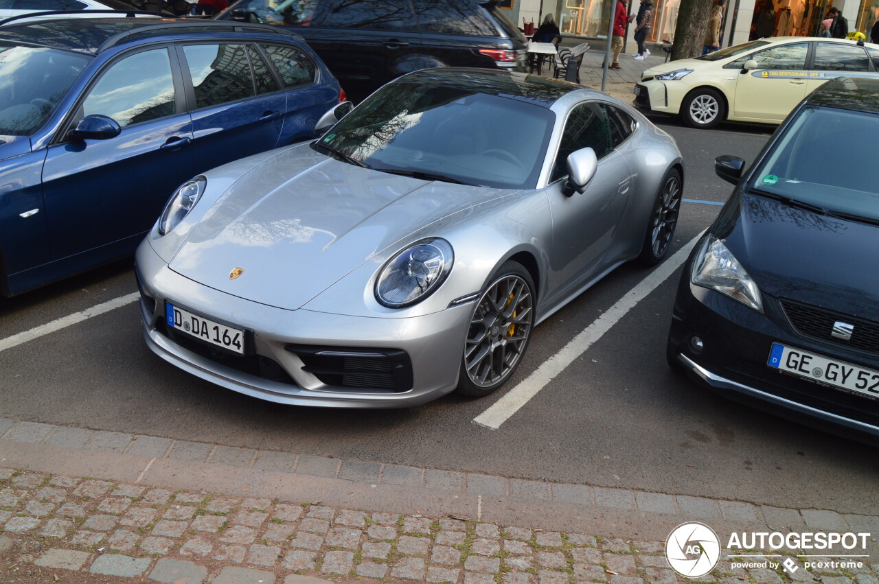 Porsche 992 Carrera 4S