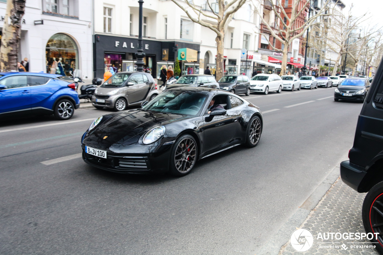 Porsche 992 Carrera 4S