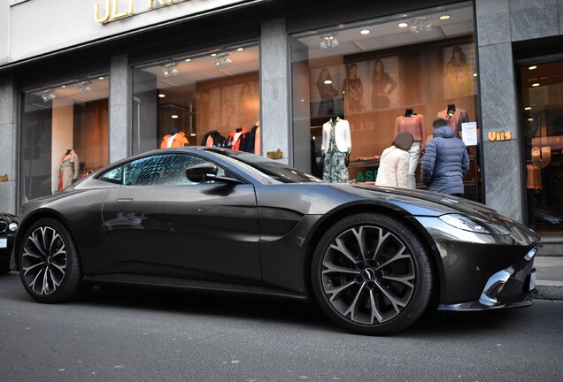 Aston Martin V8 Vantage 2018