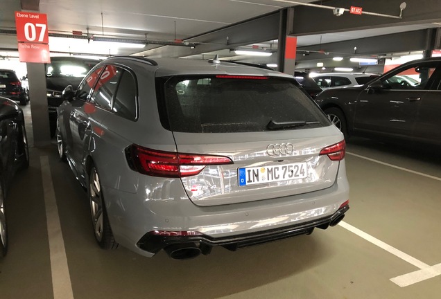 Audi RS4 Avant B9