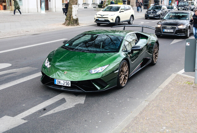 Lamborghini Huracán LP640-4 Performante