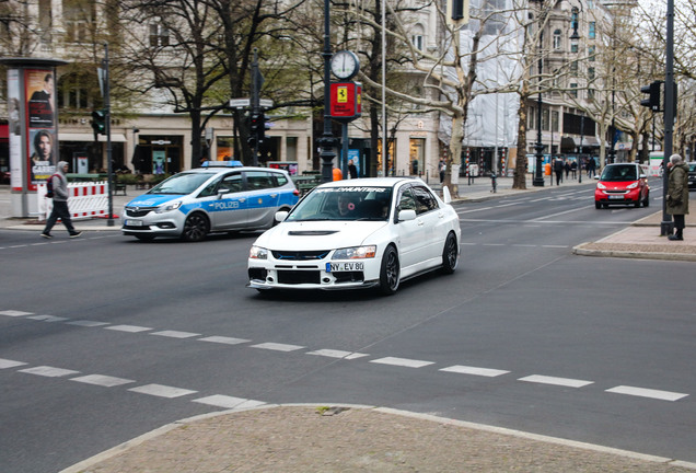 Mitsubishi Lancer Evolution IX