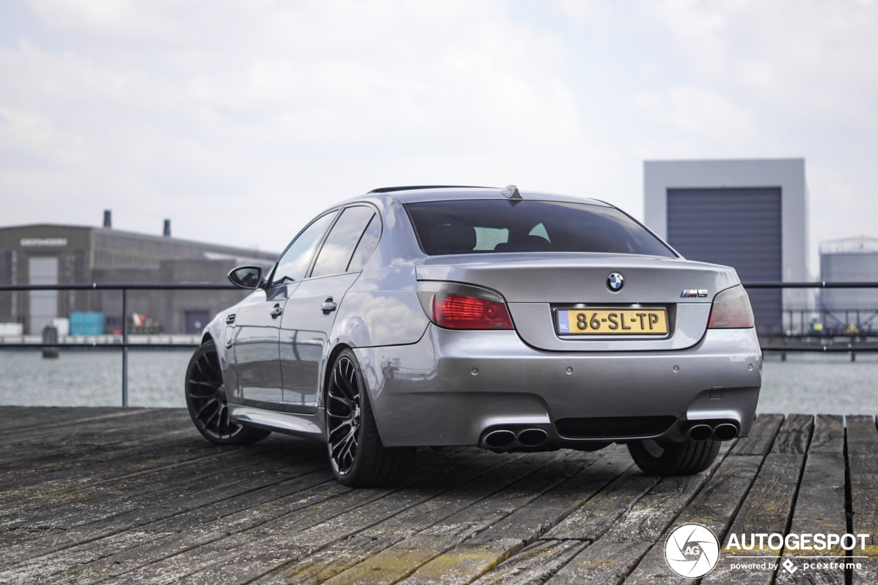 BMW M5 E60 2005