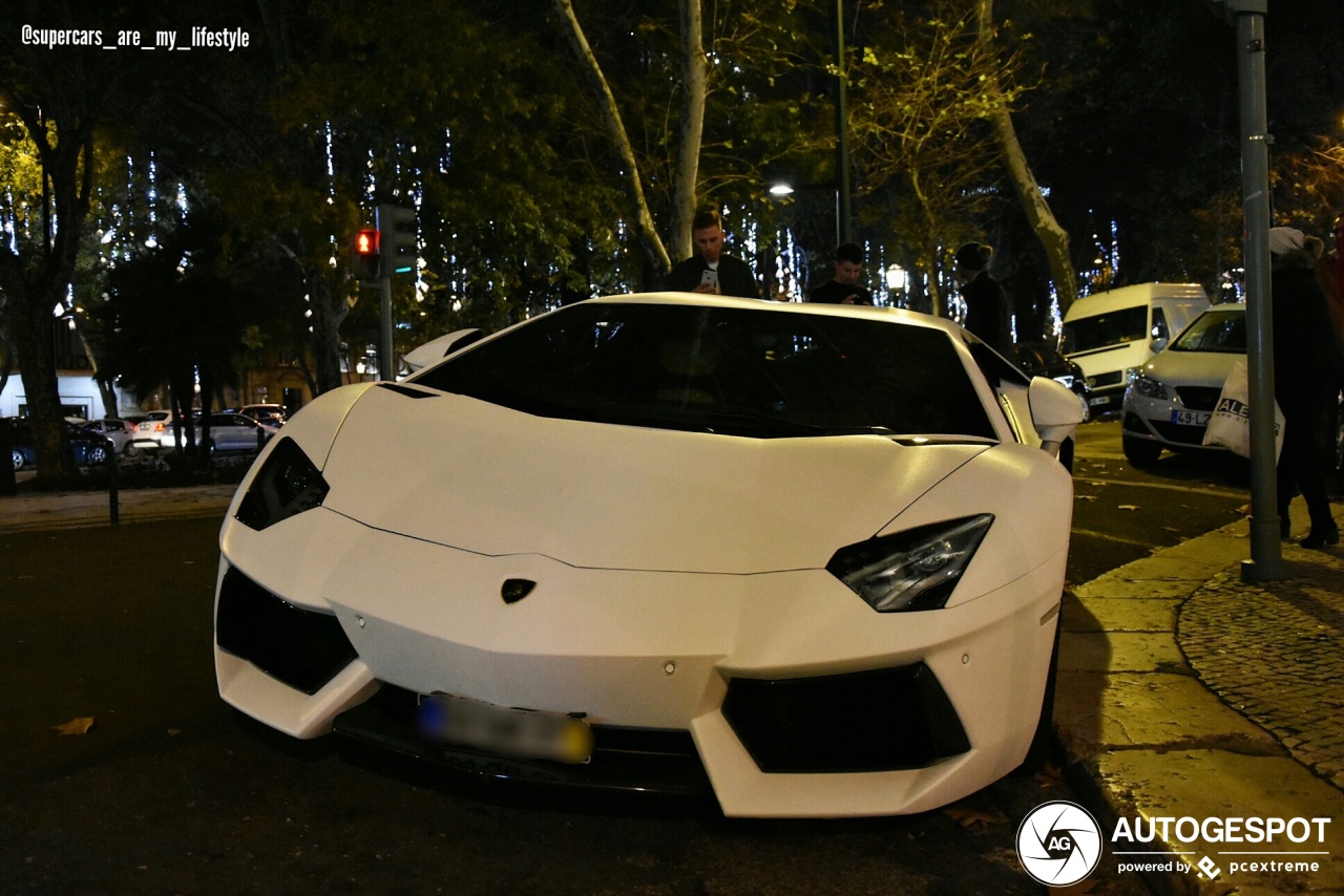 Lamborghini Aventador LP700-4