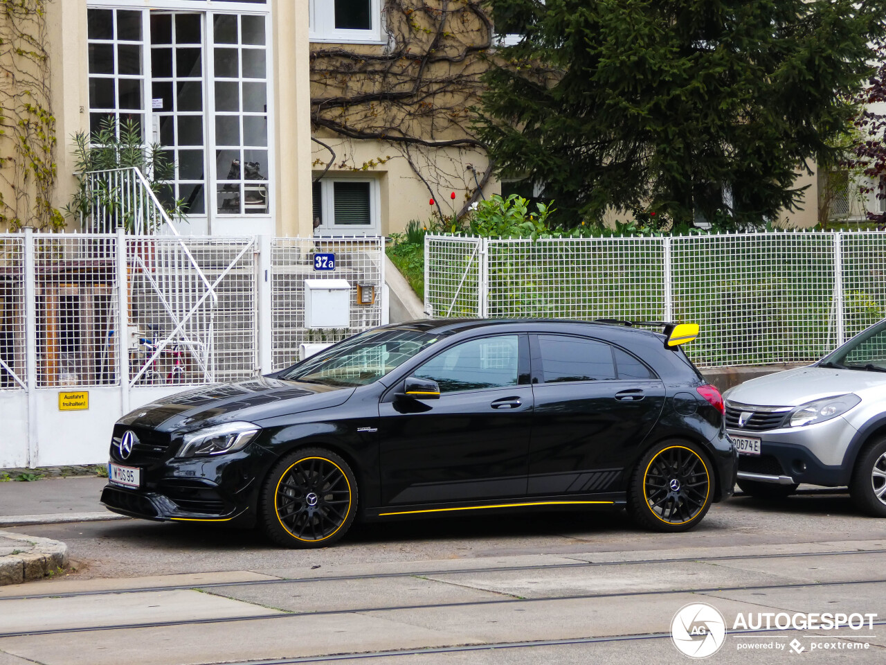 Mercedes-AMG A 45 W176 Yellow Night Edition