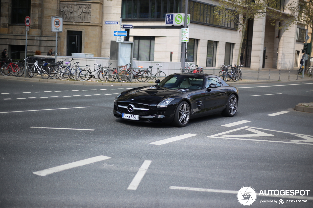 Mercedes-Benz SLS AMG