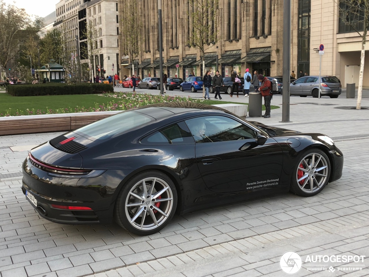 Porsche 992 Carrera 4S