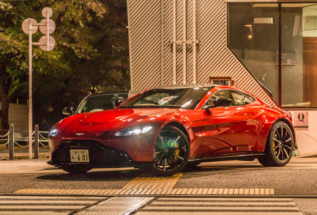 Aston Martin V8 Vantage 2018