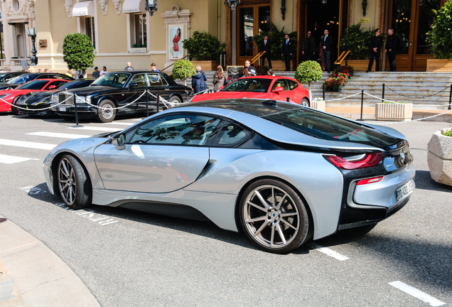 BMW i8