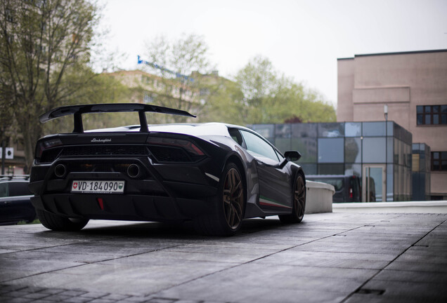 Lamborghini Huracán LP640-4 Performante