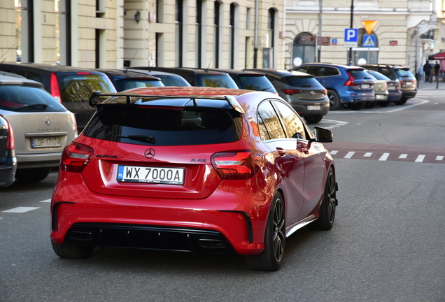 Mercedes-AMG A 45 W176 2015