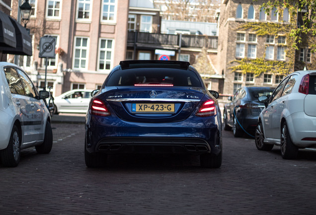 Mercedes-AMG C 63 S W205