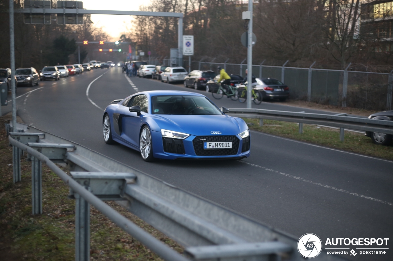 Audi R8 V10 Plus 2015